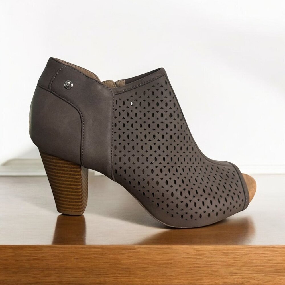 Giani Bernini Angye Army Green Peep Toe Shootie Block Heel Women's Size 8.5M